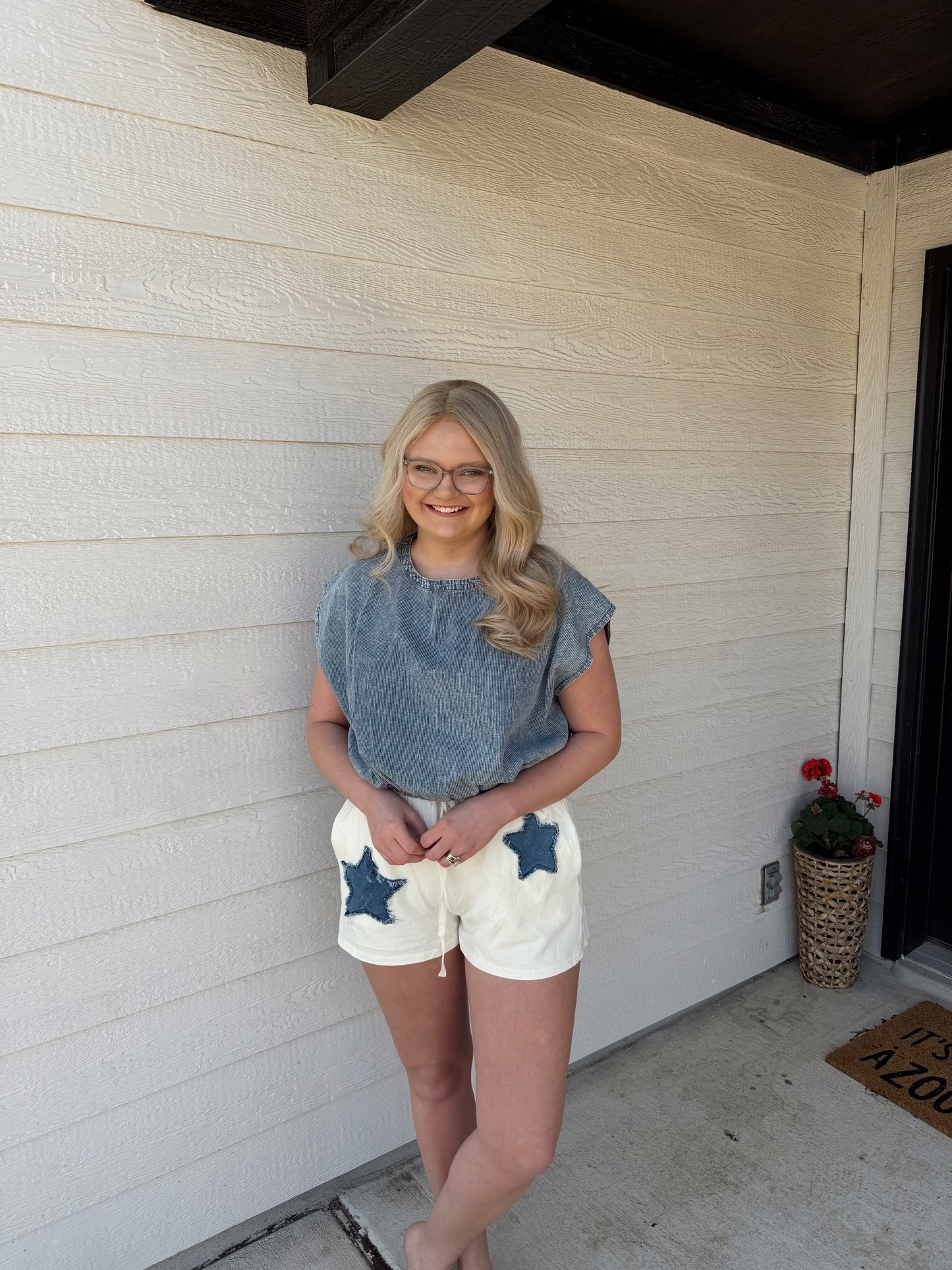 Frayed Star Patch Shorts-Bone