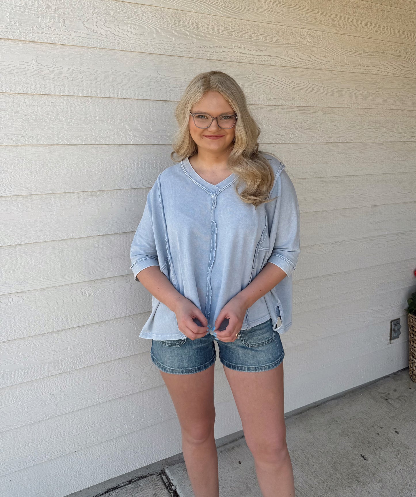 MINERAL WASHED & OVERSIZED KNIT TOP-PALE BLUE