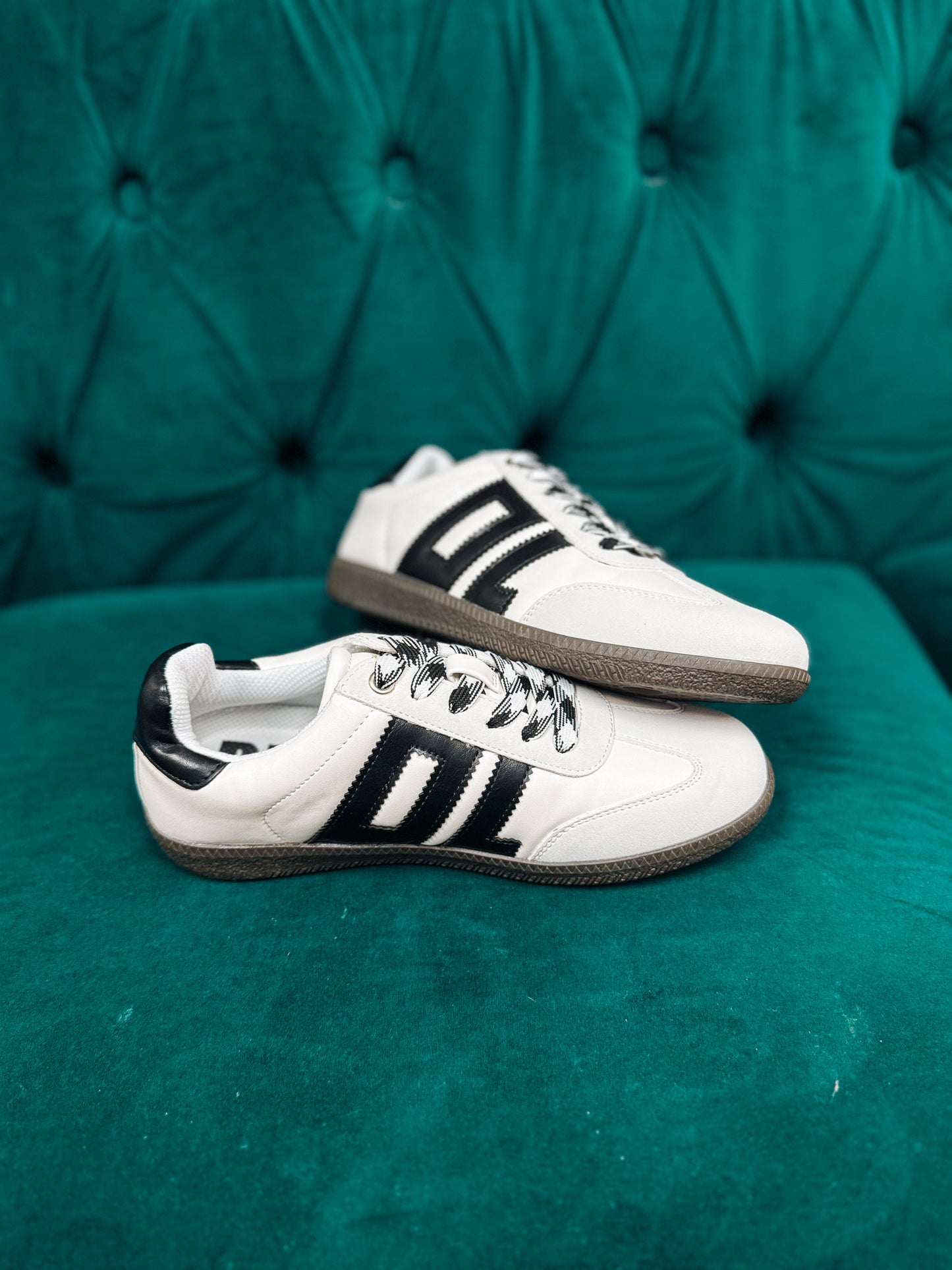 Track Star-Black/White