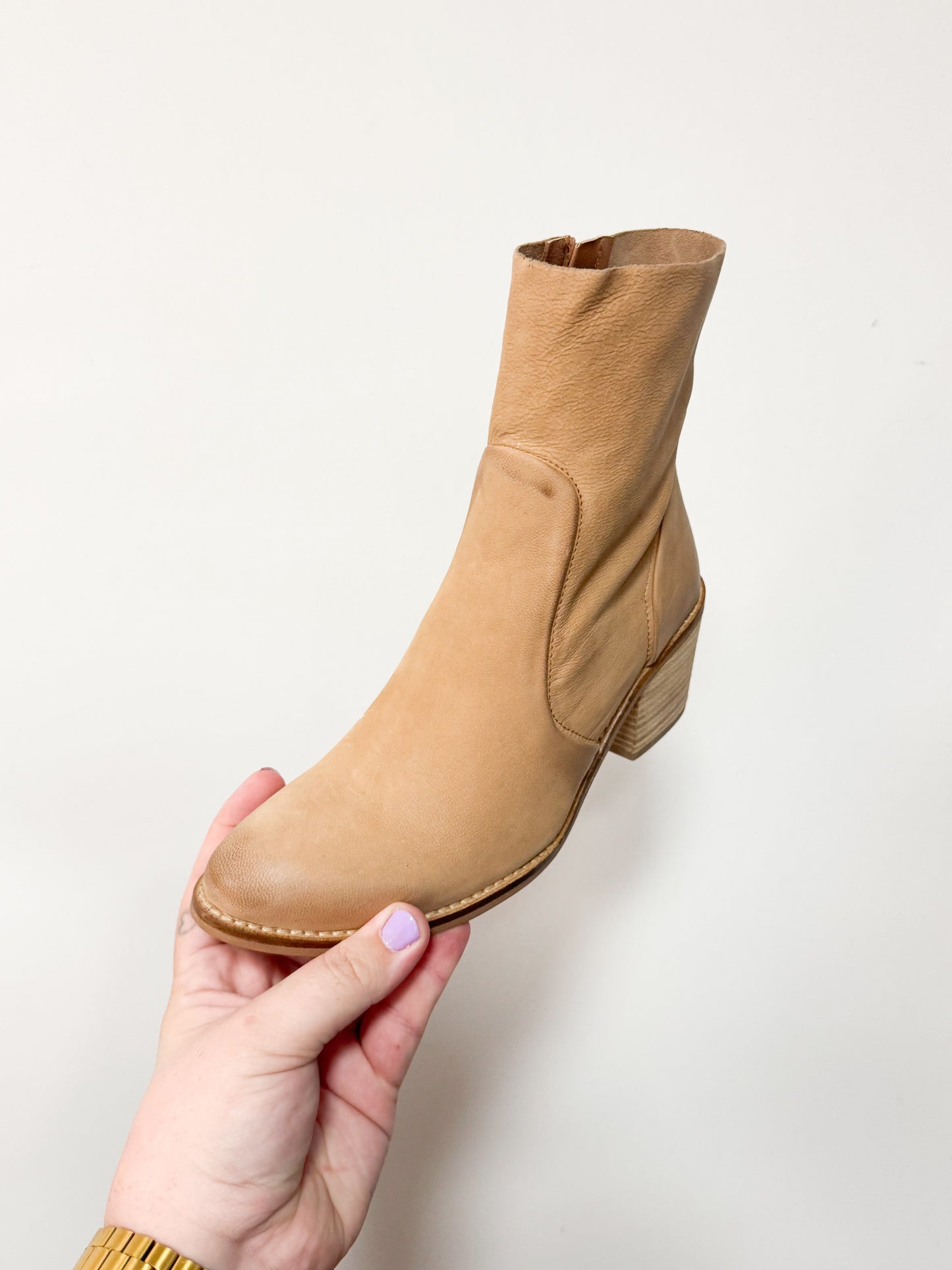 Majestic Bootie - Cashew
