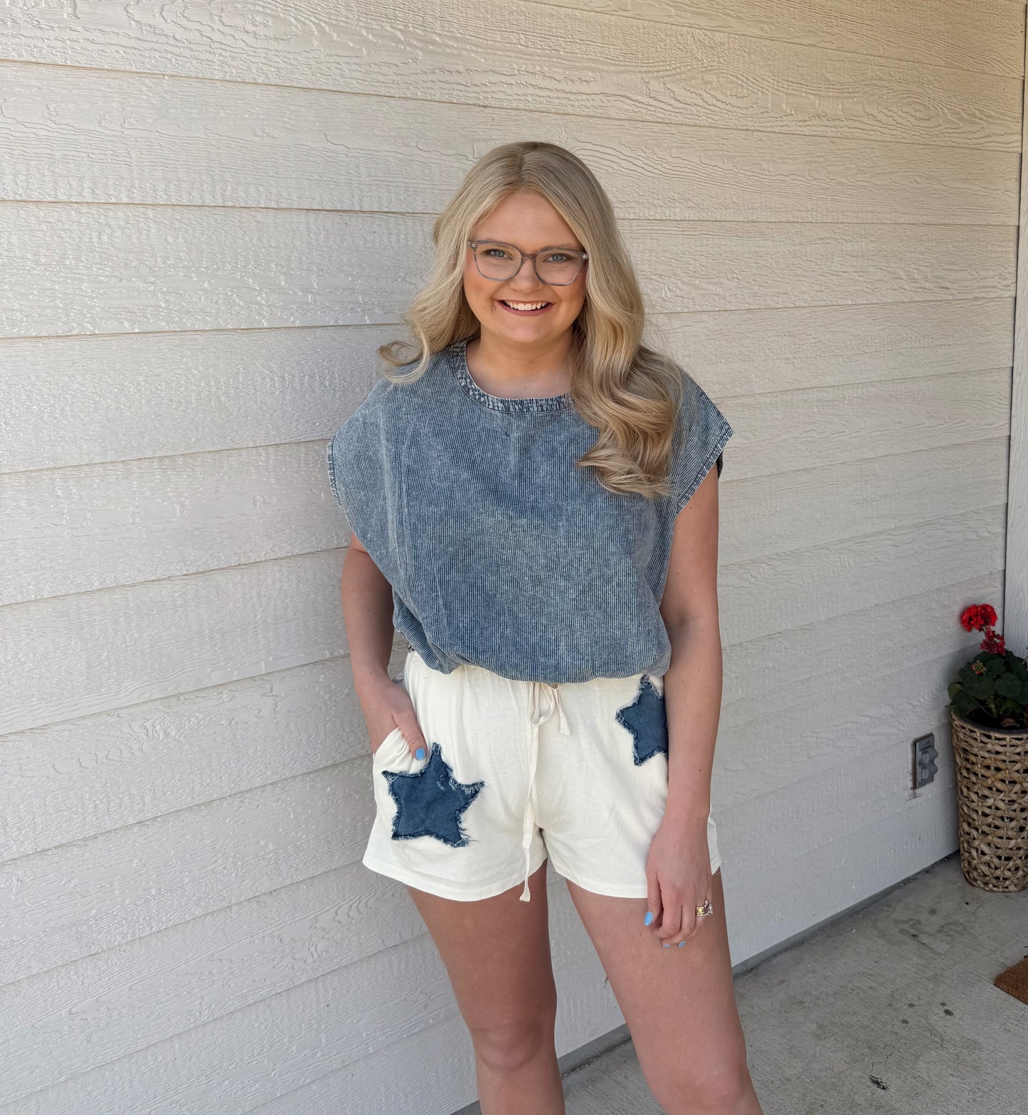 Frayed Star Patch Shorts-Bone
