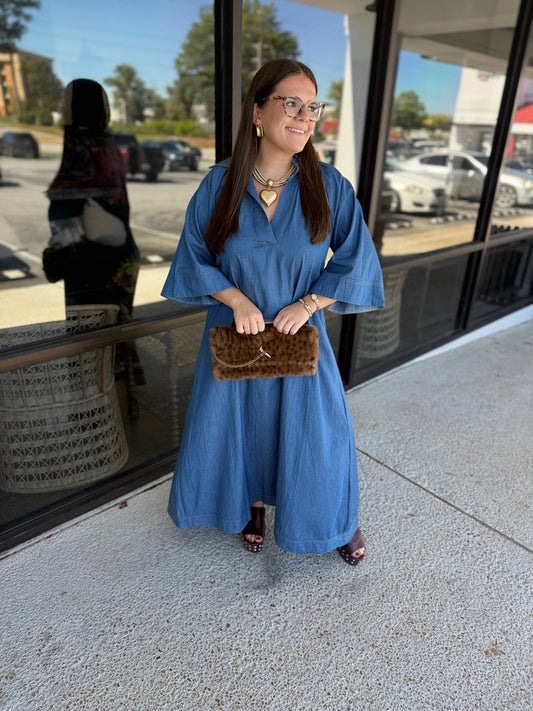 Courtney Maxi
