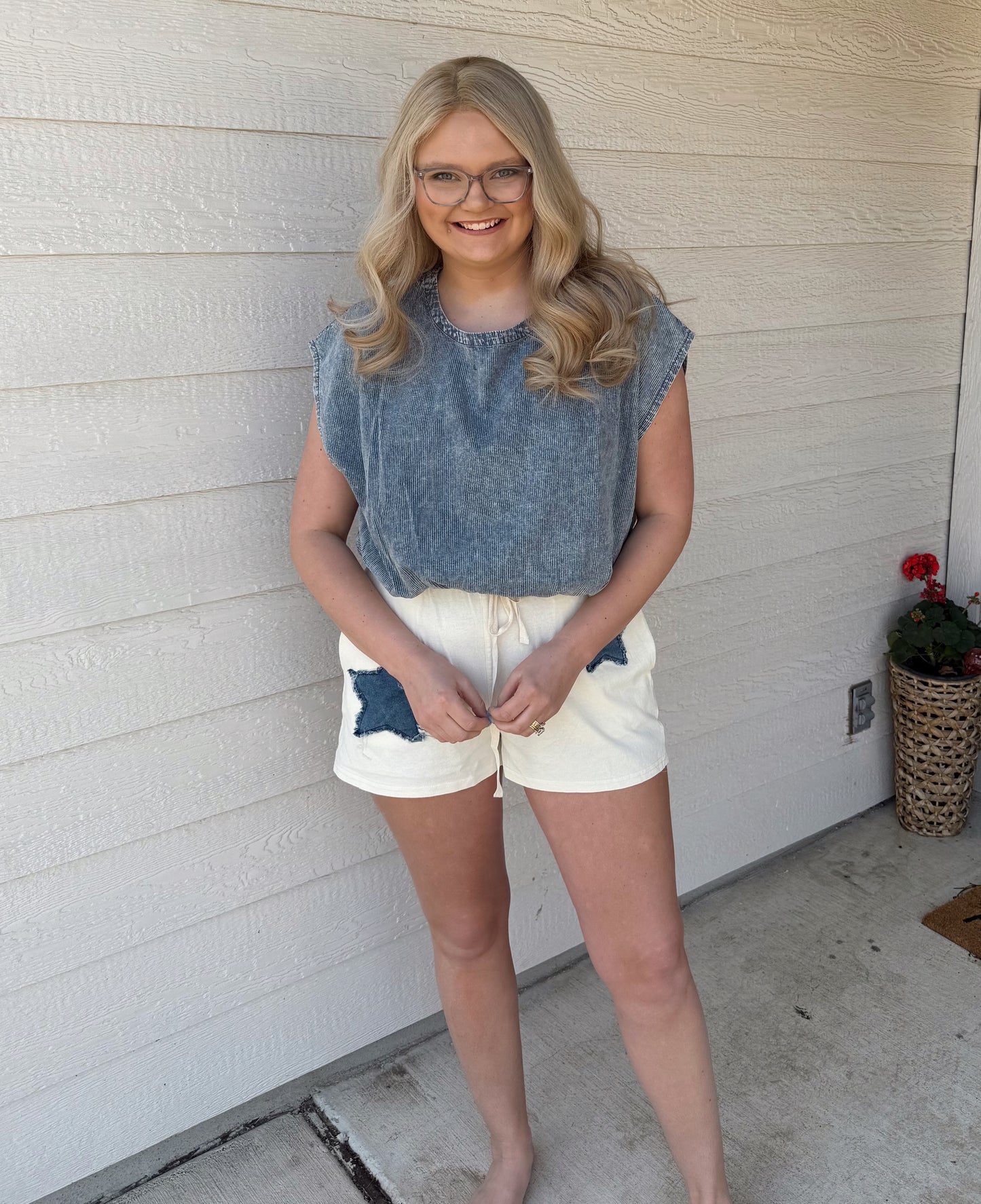 Frayed Star Patch Shorts-Bone