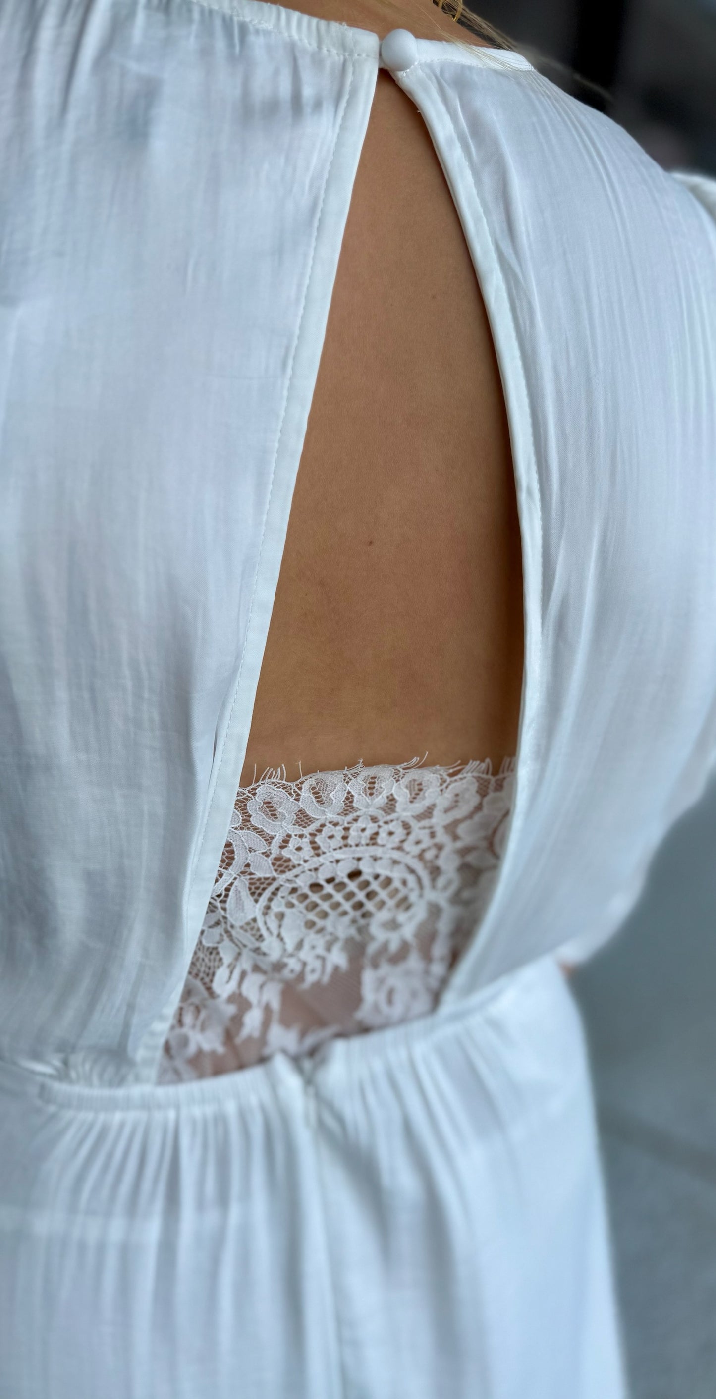 Wicked in White Midi