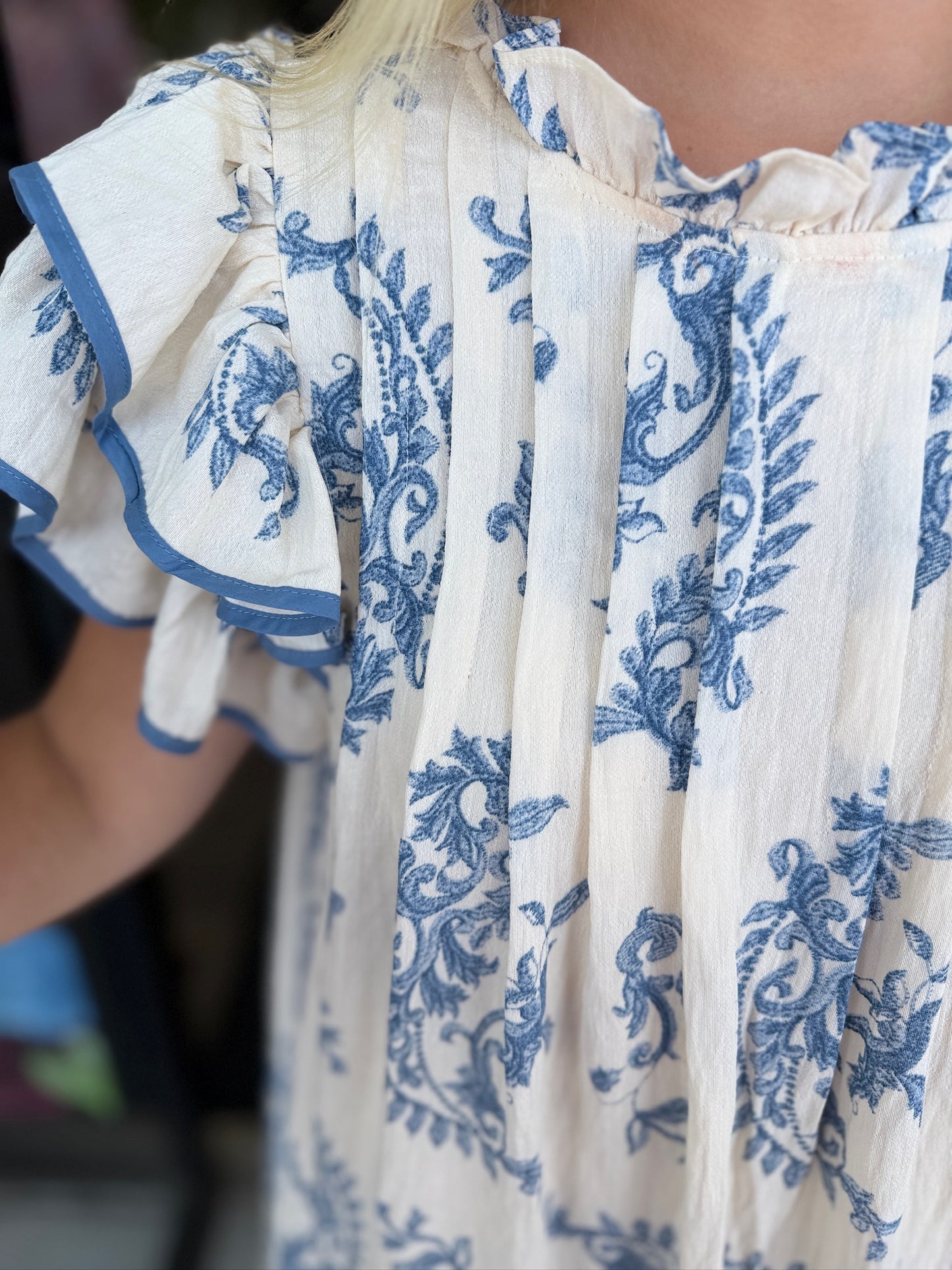 Two Tone Paisley Tiered Mini-Blue Mix