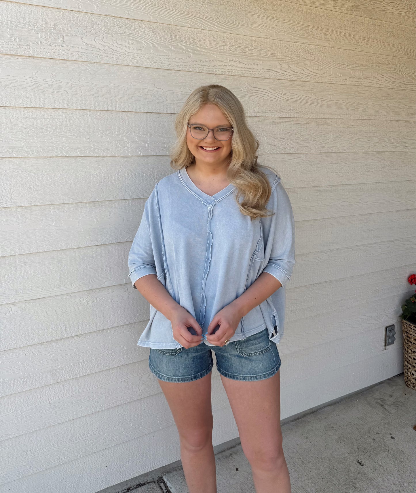 MINERAL WASHED & OVERSIZED KNIT TOP-PALE BLUE