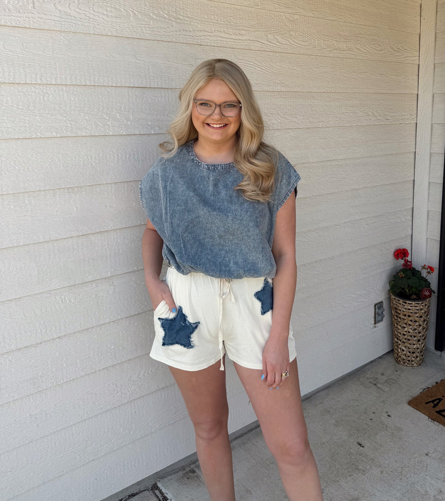 Frayed Star Patch Shorts-Bone