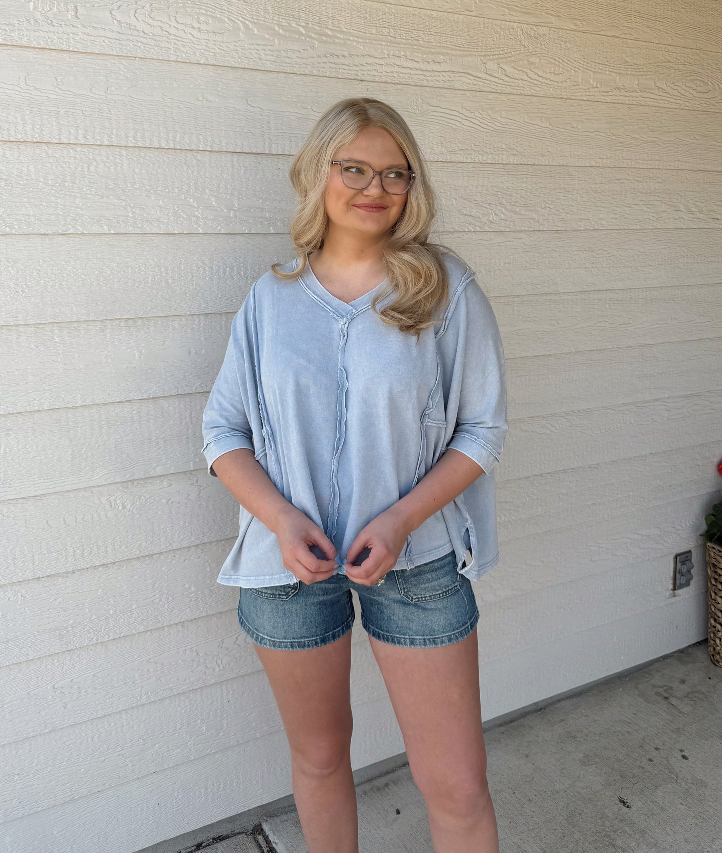 MINERAL WASHED & OVERSIZED KNIT TOP-PALE BLUE