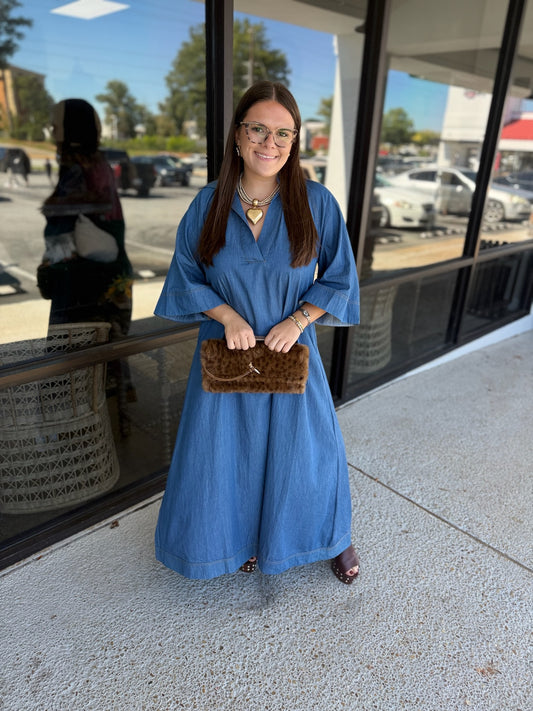 Courtney Maxi