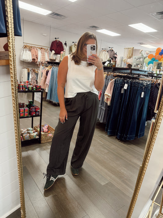 Everyday Sleeveless Crop Tee - white