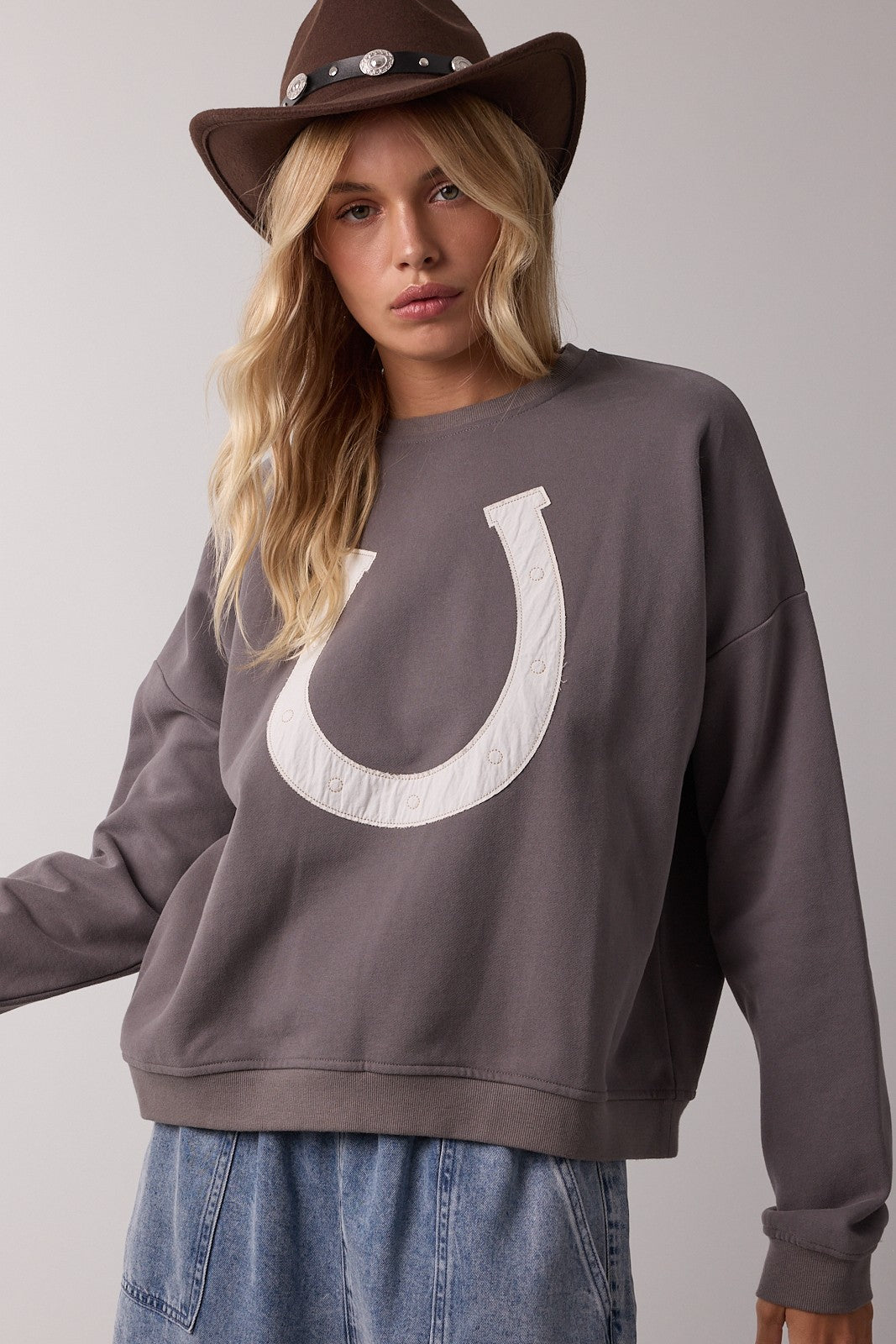 Horseshoe Kiss Pullover