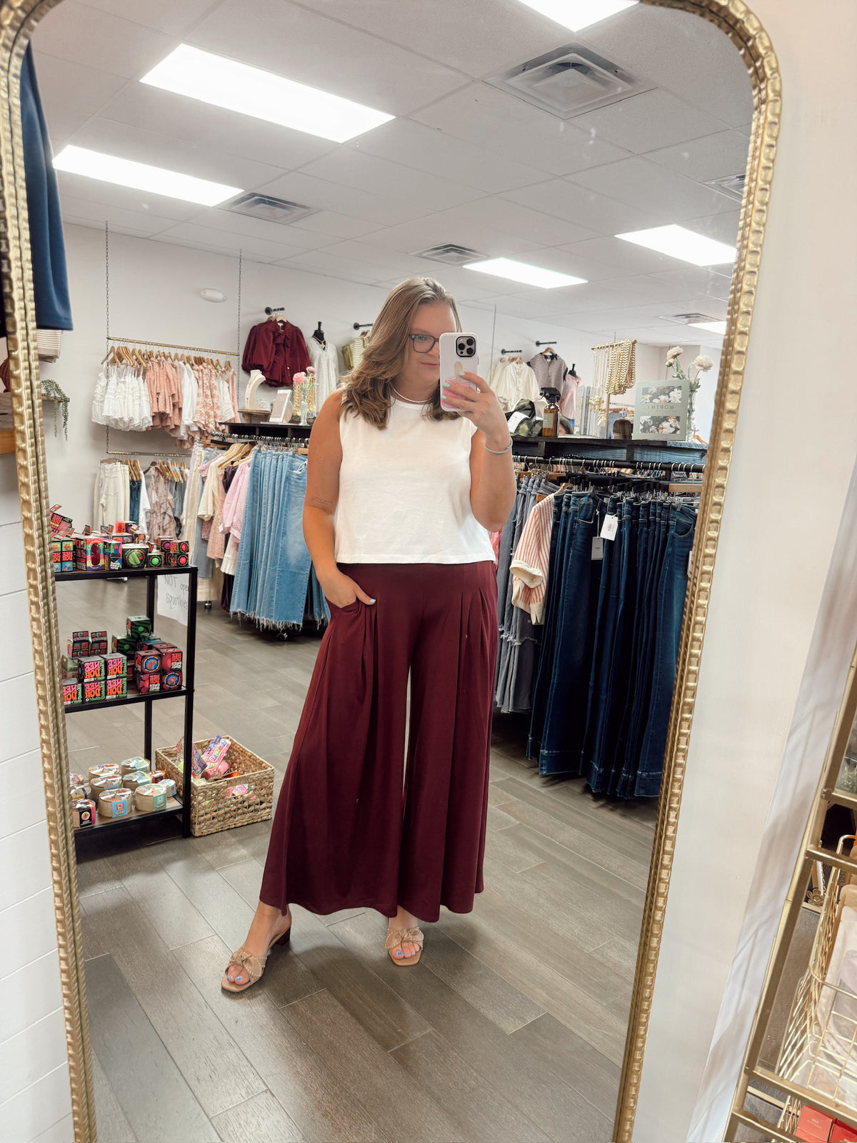 Everyday Sleeveless Crop Tee - white