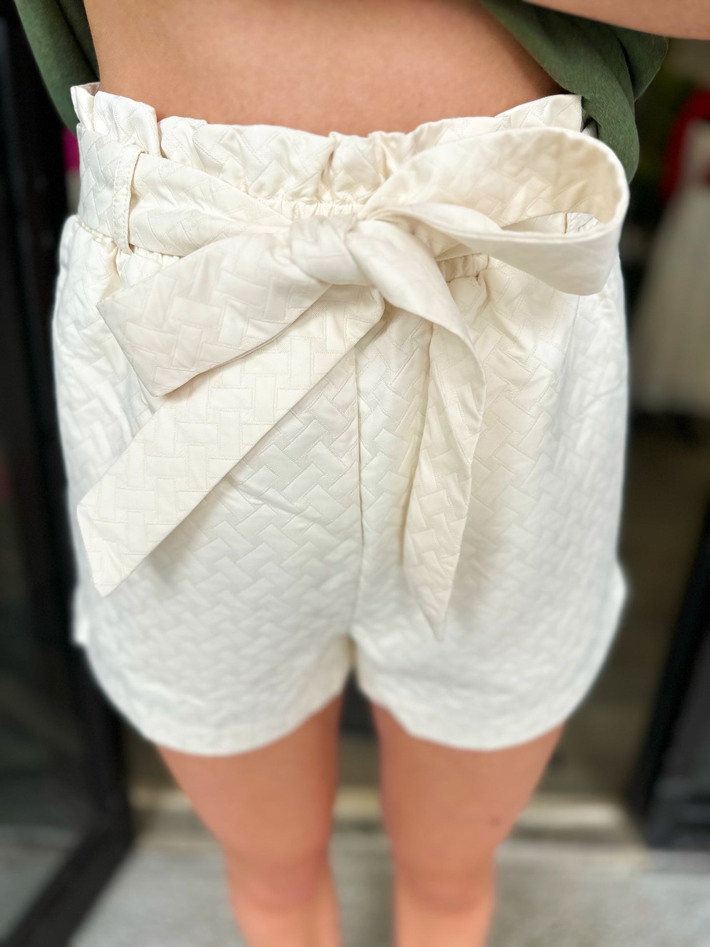 Julie Shorts - Ecru