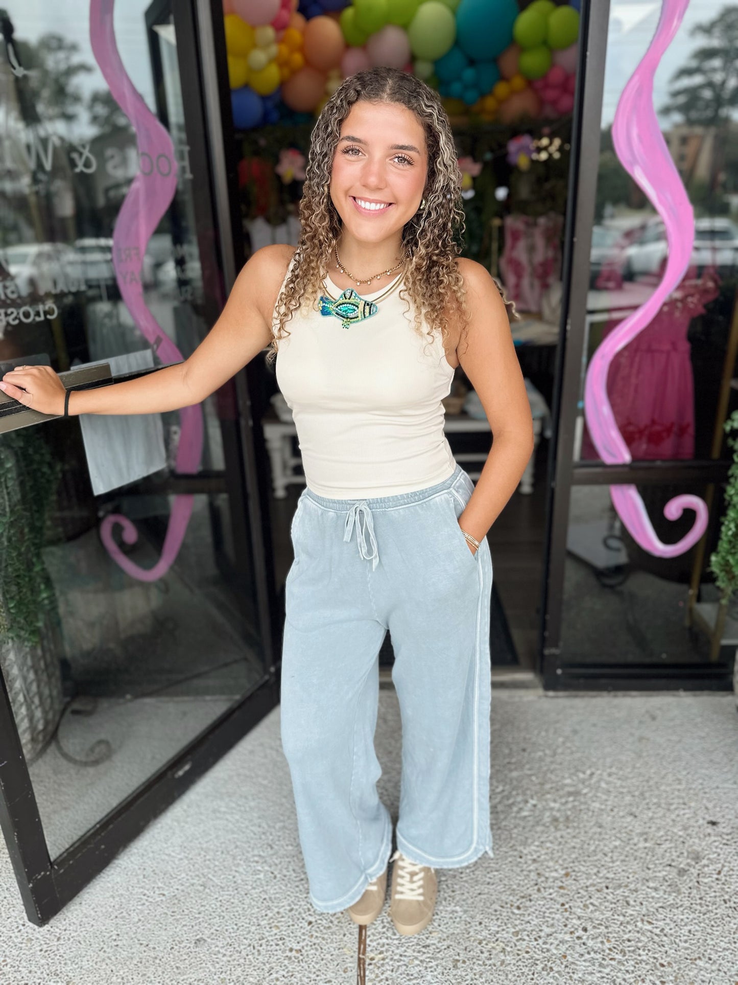 Mineral Washed Cutie - faded Denim