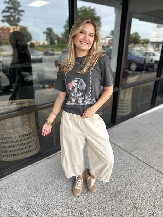 Swinging Dachshund Tee - pepper