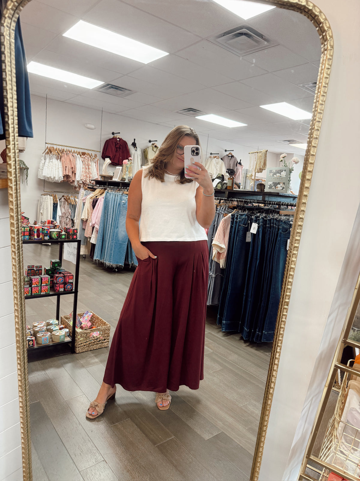 Everyday Sleeveless Crop Tee - white