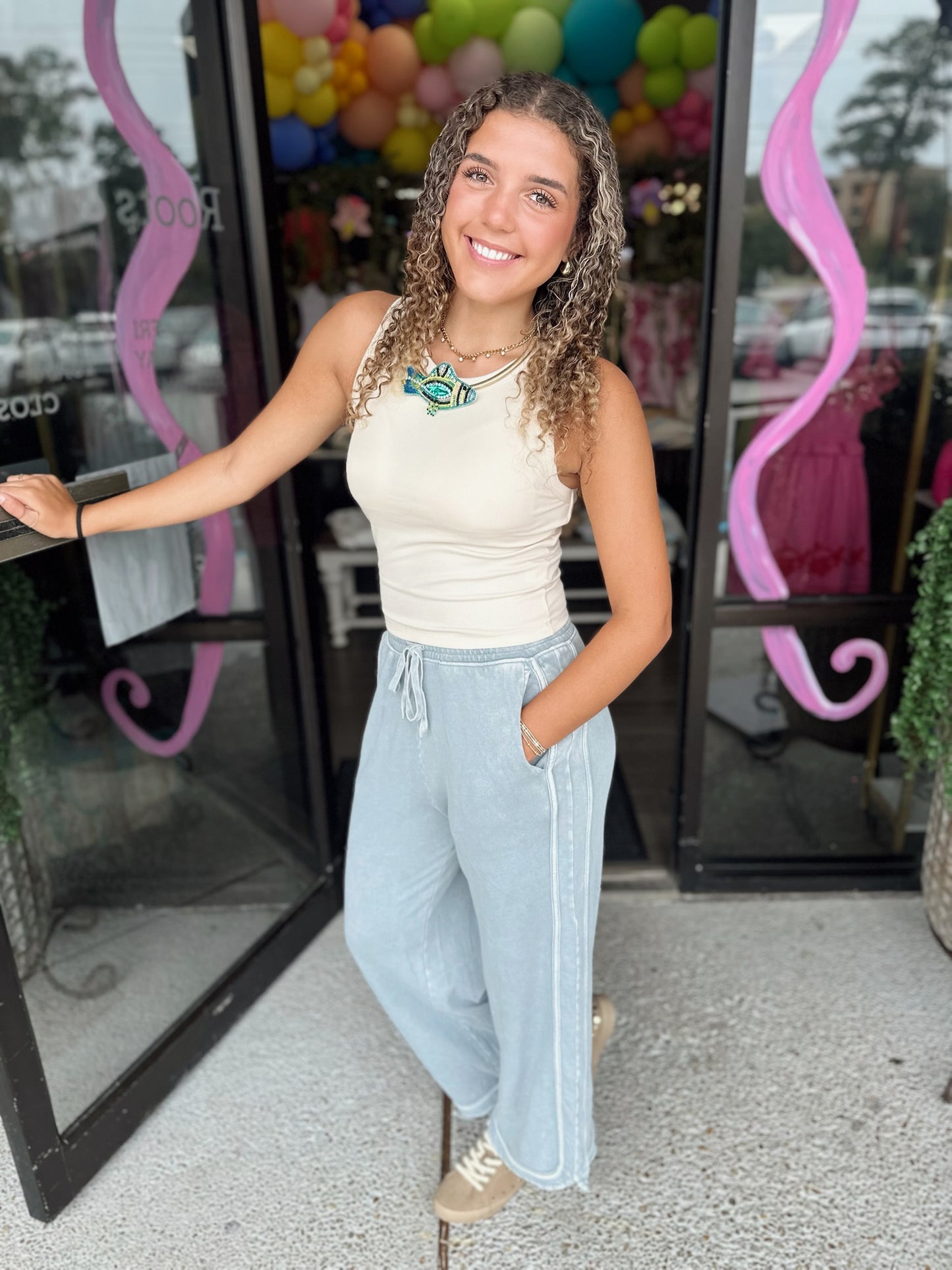 Mineral Washed Cutie - faded Denim