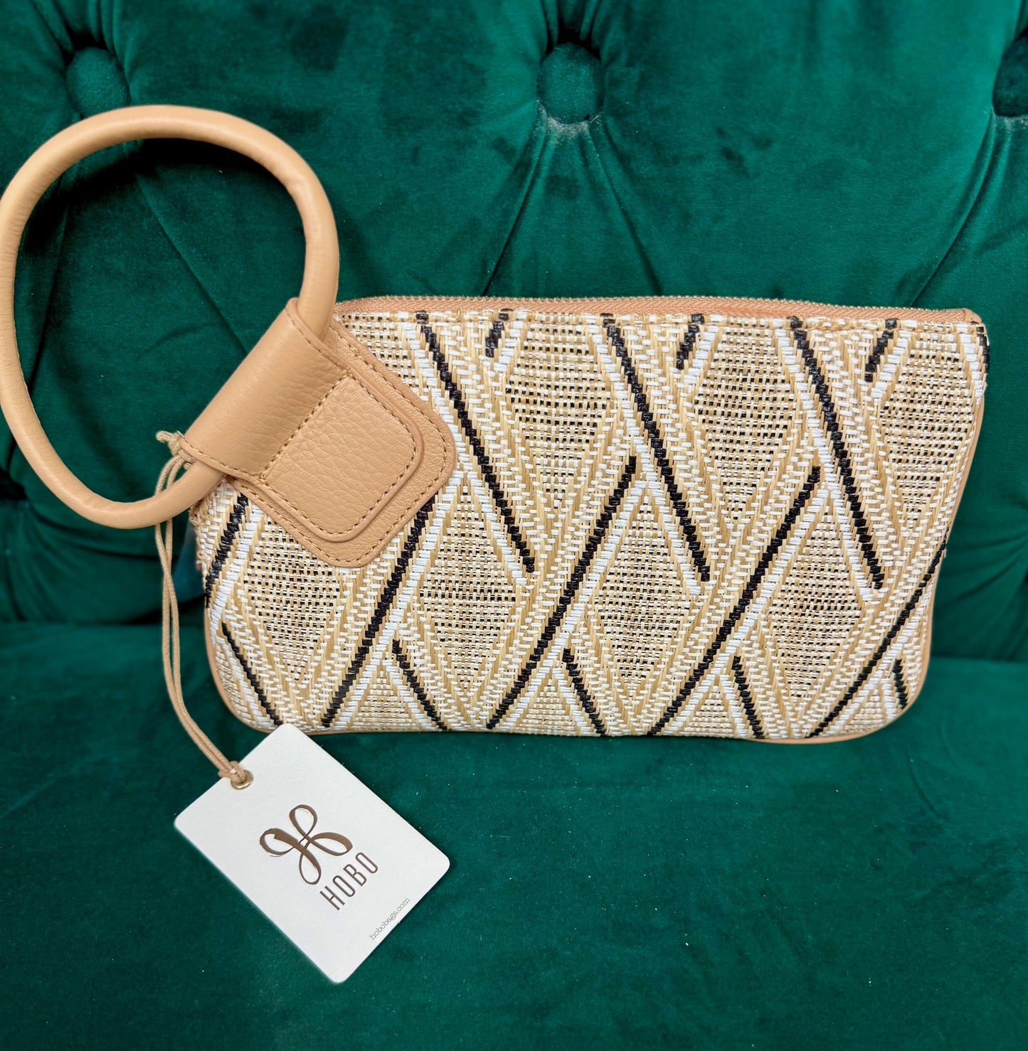 Sable Wristlet-Cream Raffia
