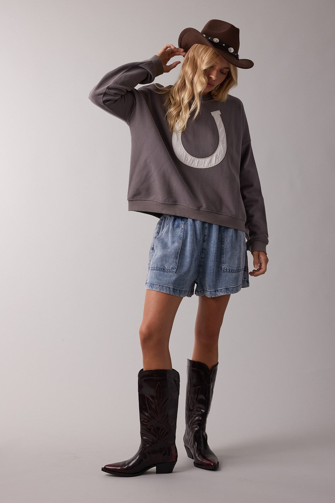 Horseshoe Kiss Pullover