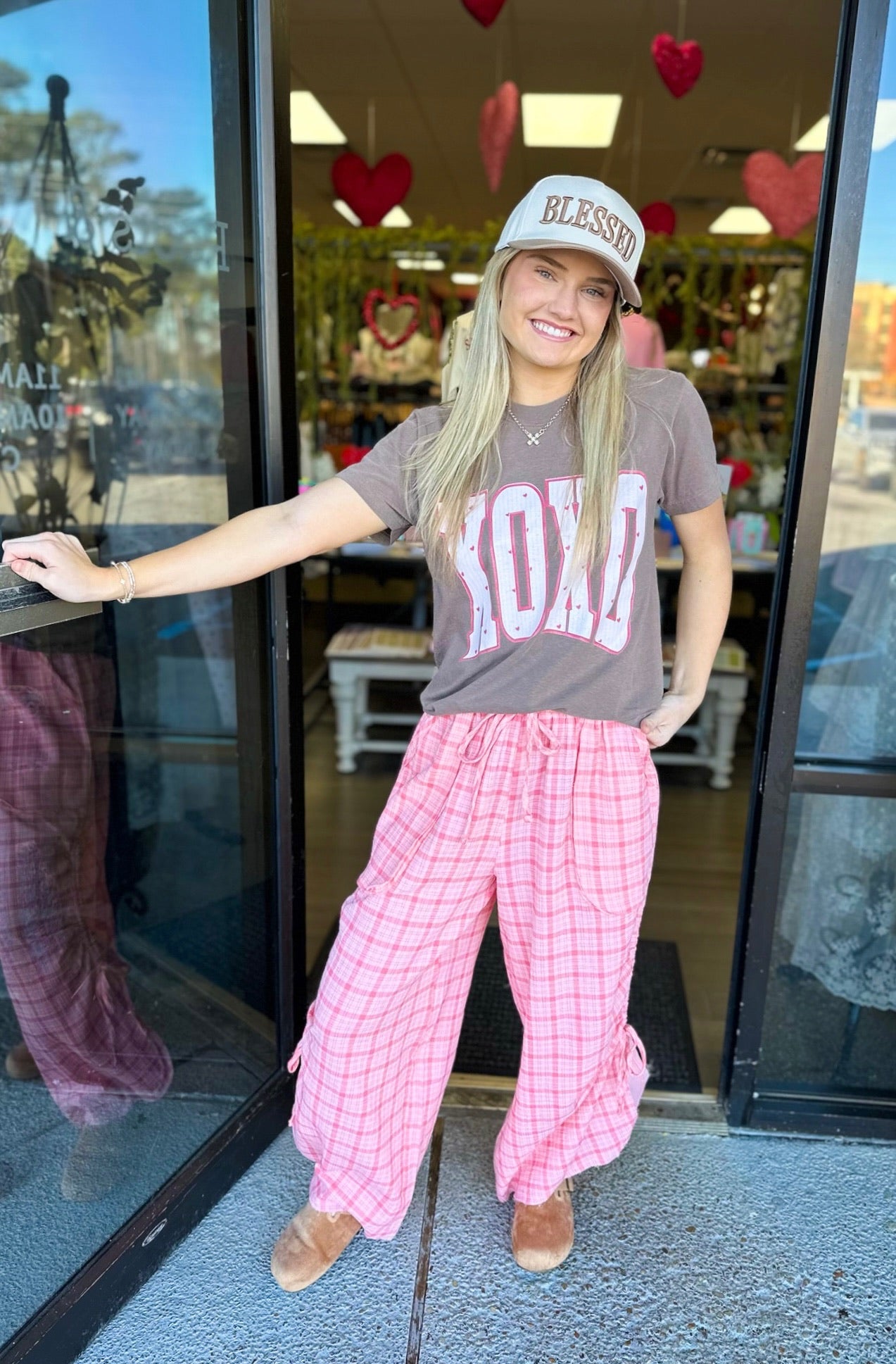 Xoxo Pink Seersucker Graphic Tee - Espresso