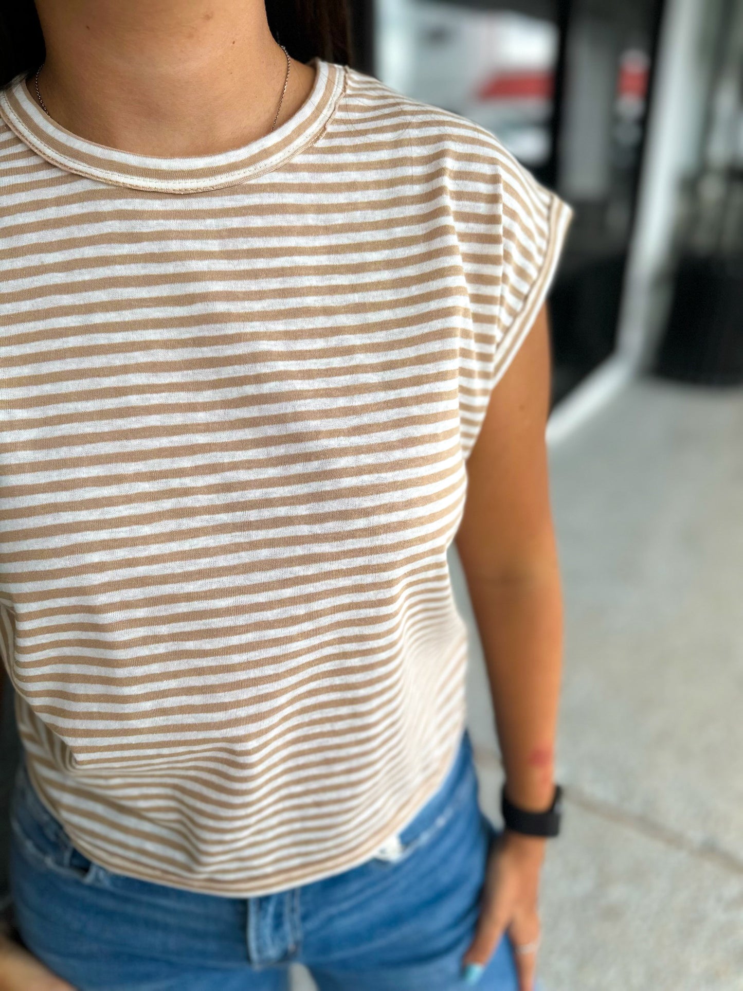 Kiki Top - tan/white