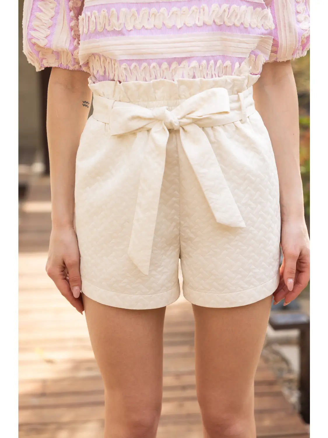 Julie Shorts - Ecru