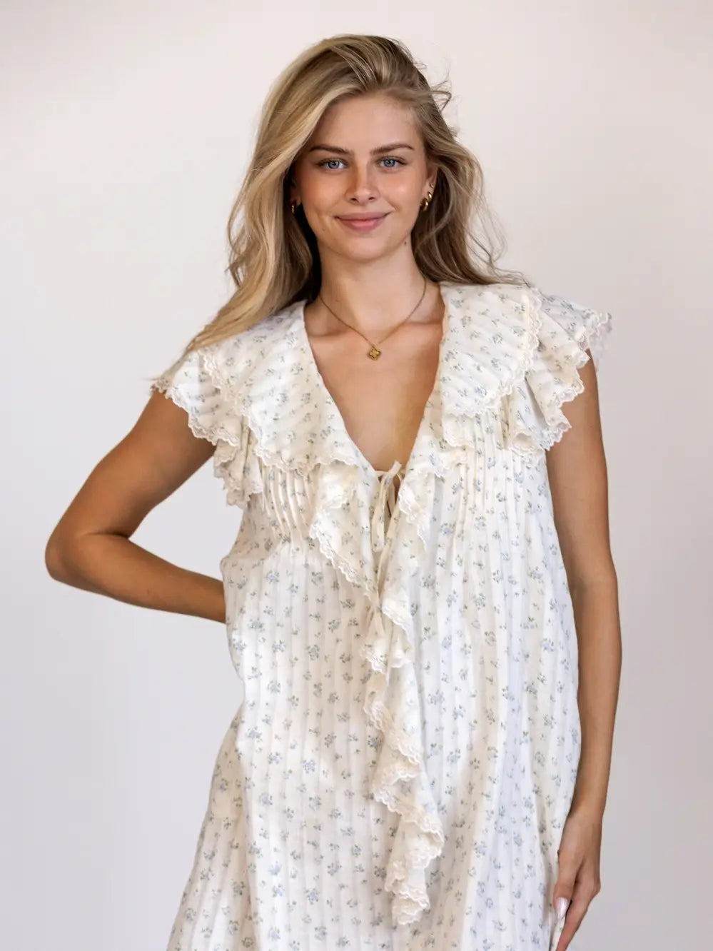 Jax Mini - White/Blue Floral