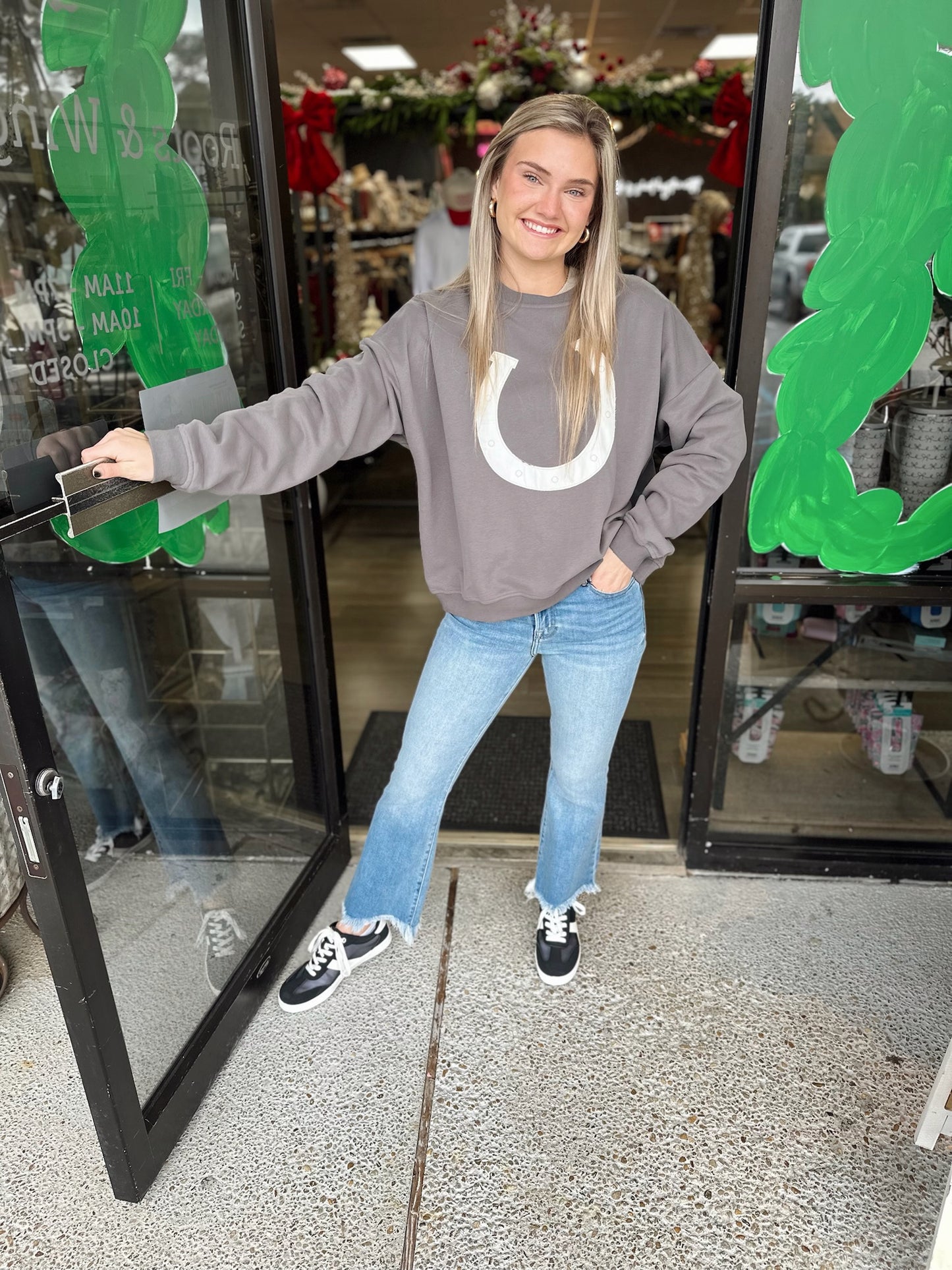 Horseshoe Kiss Pullover