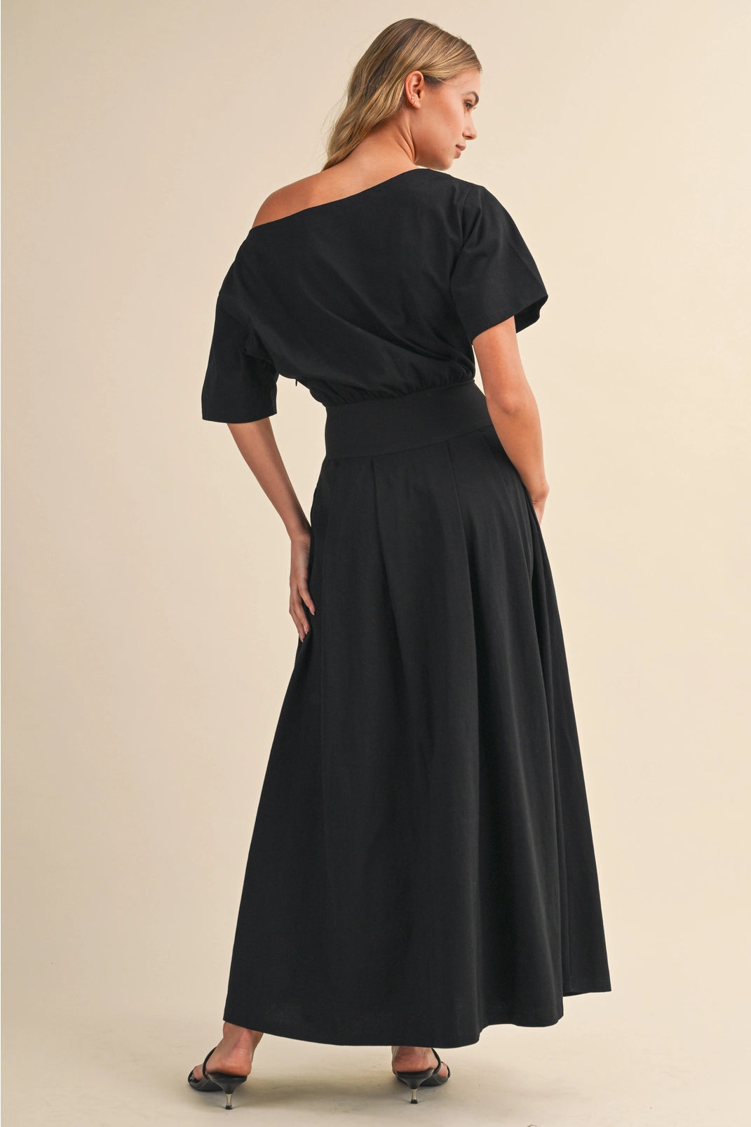 Show Out Maxi - black